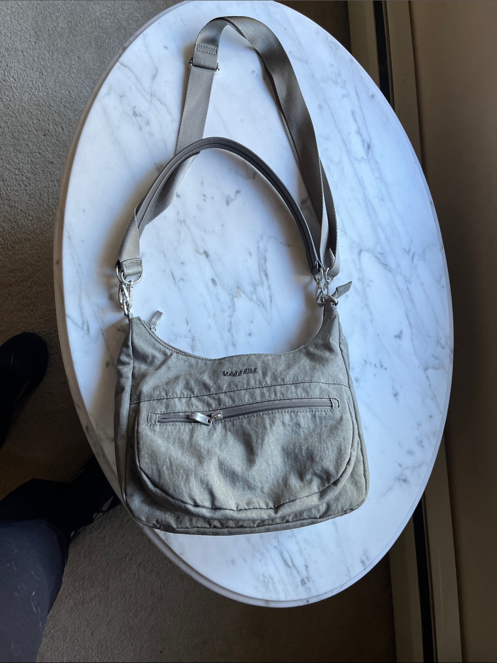 Casual Shoulder Bag in Light Taupe - Unbranded